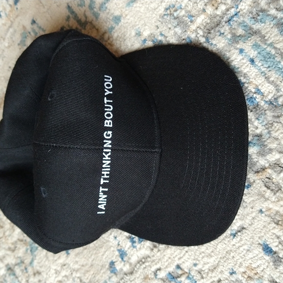 Beyoncé black cap - Picture 1 of 3